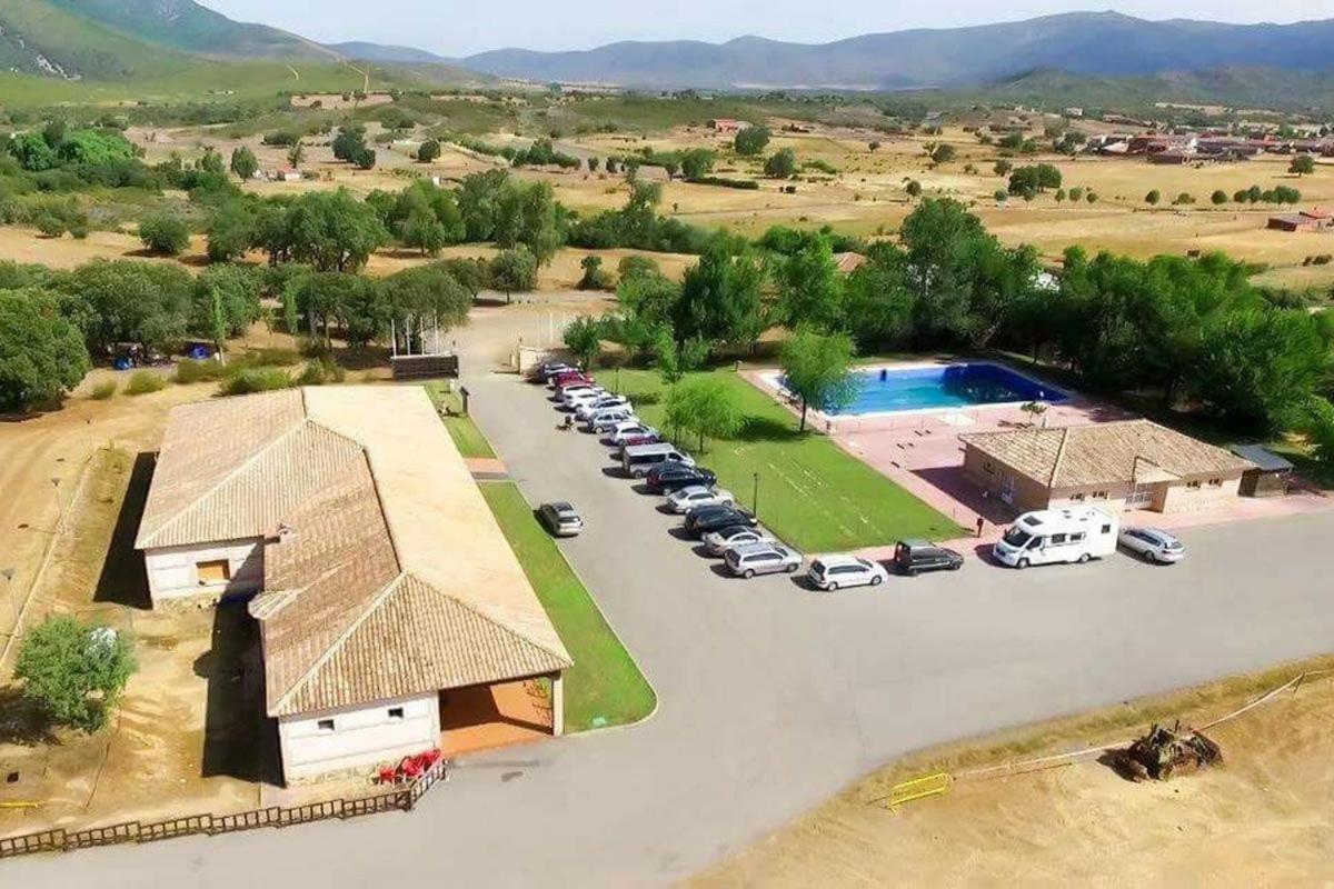 Kampaoh Cabaneros Навас-де-Эстена Экстерьер фото